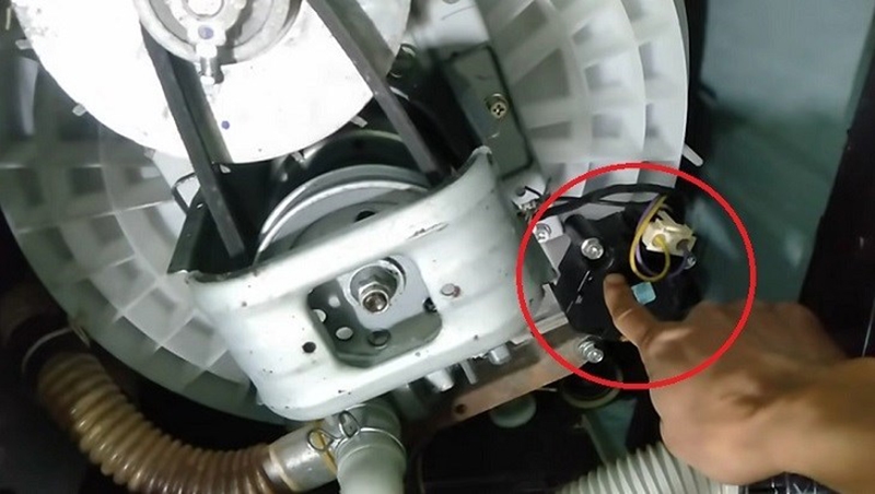 Hỏng van xả hoặc bơm thoát nước