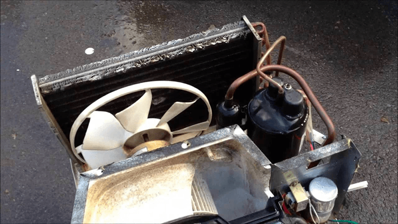 Bị tắc nghẽn dàn nóng